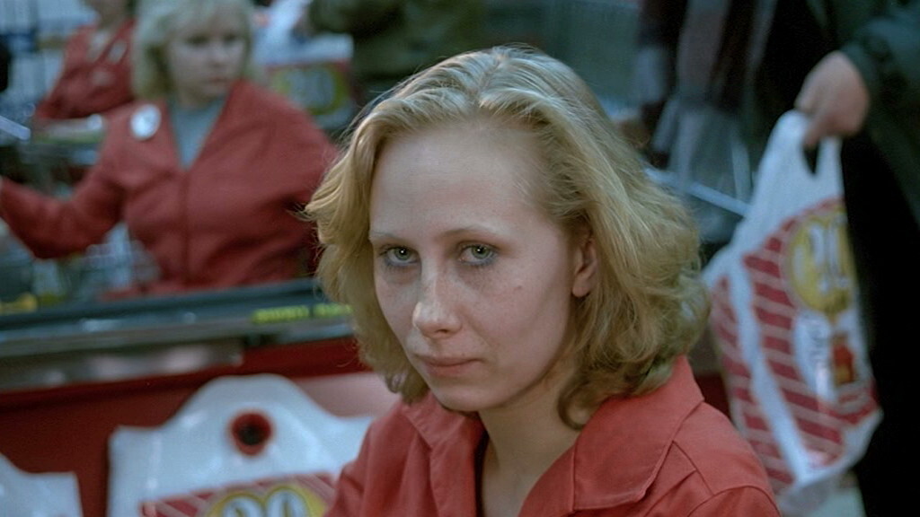Ilona jung (Kati Outinen) (Ilona_jung_Supermarkt_Schatten.jpeg)
